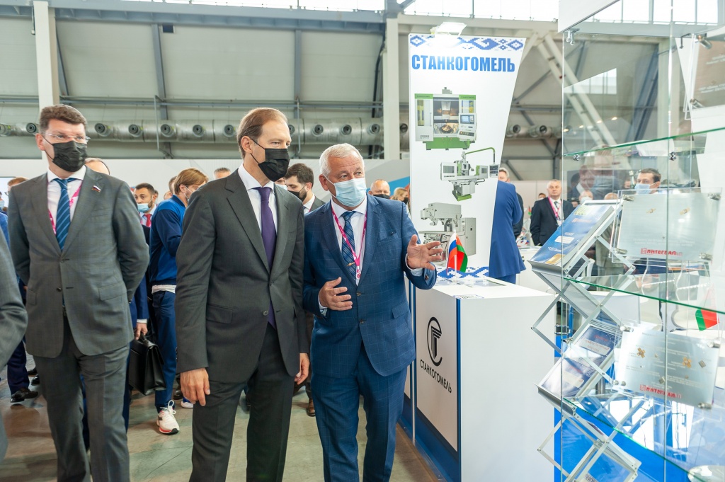 мантуров и пархомчик_3.jpg